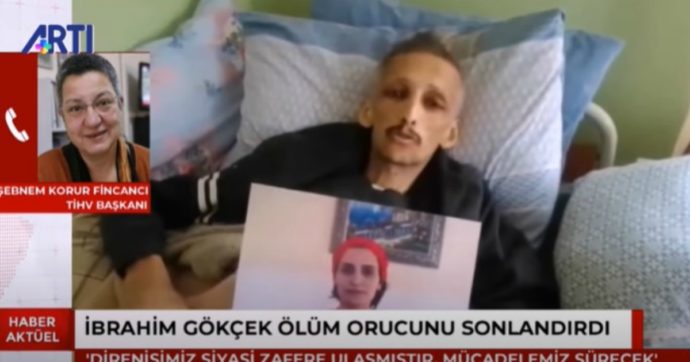 Turchia, morto il bassista della band Grup Yorum: aveva interrotto lo sciopero della fame dopo 323 giorni