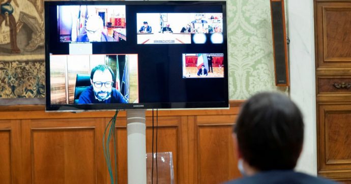 “Mamma li soviet!”. Lo choc degli orari per Confindustria