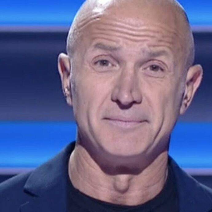 “Come posso restare distaccato davanti alla demenza senile o all’Alzheimer? Spesso ho paura della disperazione delle persone, ma la tv deve incidere”: Domenico Iannacone si racconta