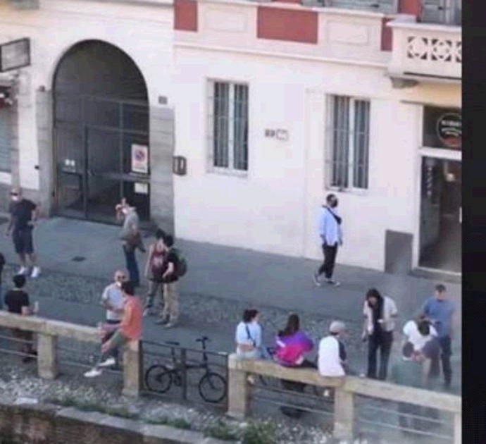 Folla sui Navigli a Milano, Gabriele Muccino: “Milanesi egoisti, superficiali e immaturi”