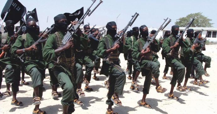 Kenya, attacco jihadista del gruppo Shebaab: “Cinque persone uccise, alcuni sono stati decapitati”