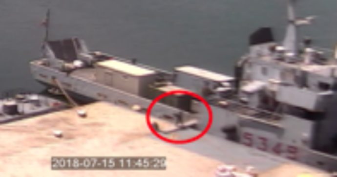 Contrabbando di sigarette dalla Libia sulle navi della Marina: quattro militari a processo