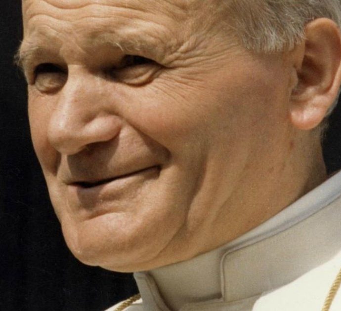 Giovanni Paolo II, a cent’anni dalla nascita Papa Francesco ricorda in un libro la sua ‘eredità viva’