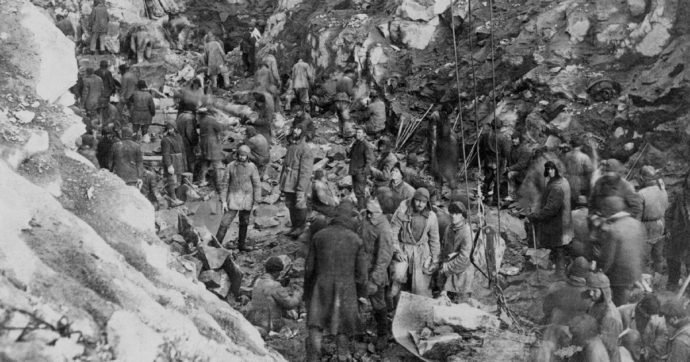 Scoprì le fosse di Stalin: ora marcisce in carcere