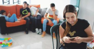 Copertina di Iperconnessi tutto il giorno: dramma di un giovane su 3