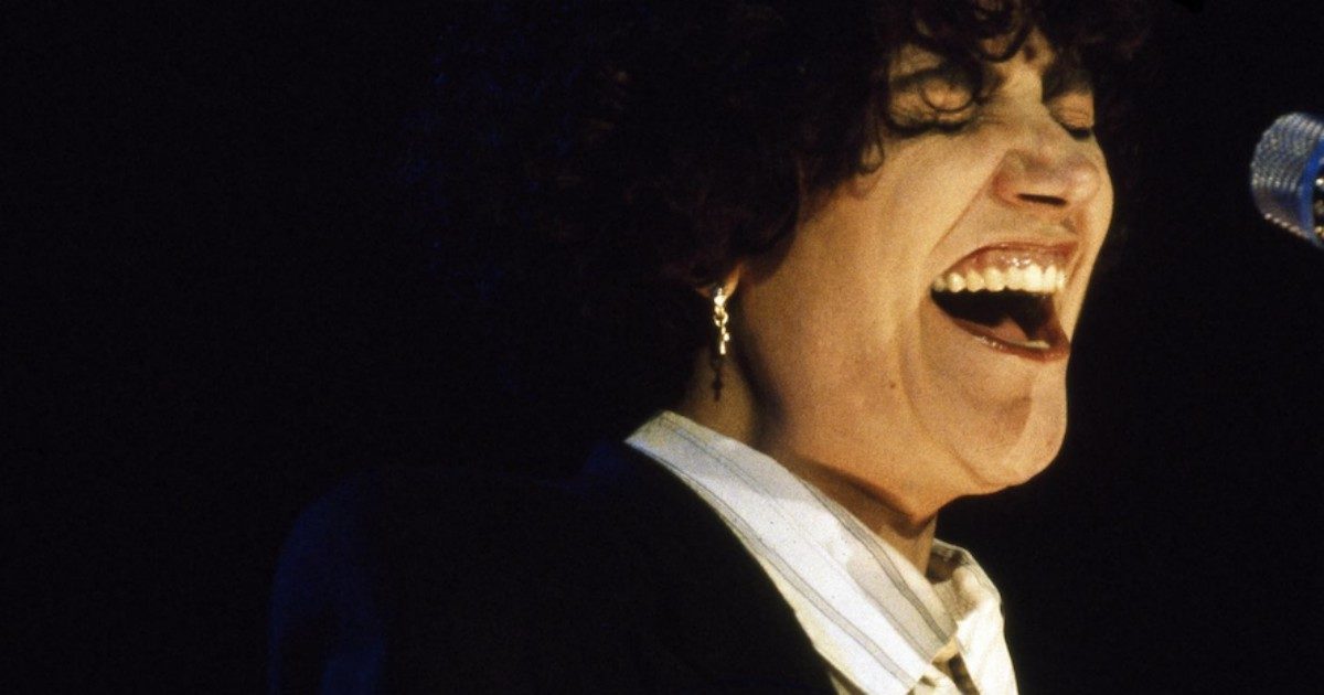 Mia Martini, 25 anni fa moriva la grande artista che desiderava la normalità: “Odio essere un idolo, detesto ciò che è finto”