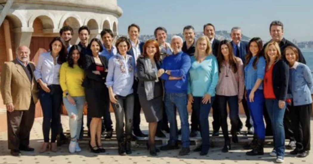 Dà scandalo il bacio ‘gay’ di Un posto al sole ma non la cinque volte sposata Brooke di Beautiful?