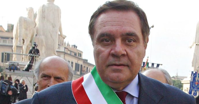 Coronavirus, a Benevento il sindaco Mastella vuole il bollino “Covid free” per i negozi rimasti aperti durante il lockdown