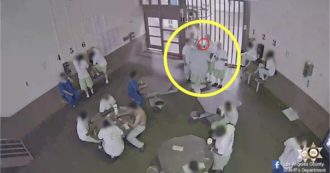 Copertina di Covid party, detenuti provano ad infettarsi tra loro per essere scarcerati: la scena immortalata dalle telecamere di sorveglianza del carcere