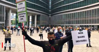 Coronavirus, a Milano la protesta degli ambulanti sotto la Regione: “Vergogna, lo Stato ci ha abbandonato”