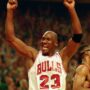 Copertina di Venduta all’asta la maglia della “Last Dance” di Michael Jordan: 12,3 milioni di dollari, ma non è record per un cimelio sportivo
