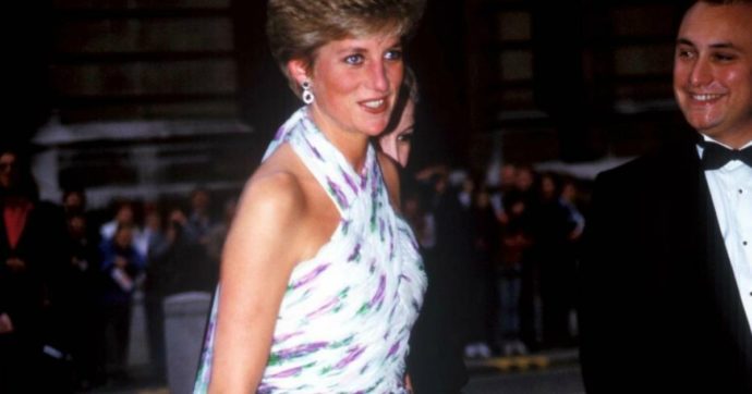 Lady Diana, l’amica medium Simone Simmons scrive al principe William: “Tua madre mi è apparsa, ha detto che bisogna salvare Harry”