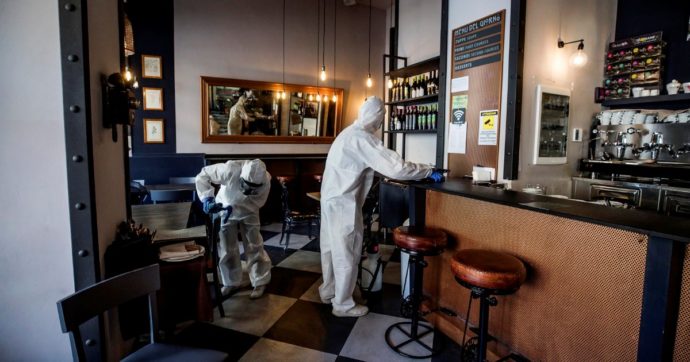 Paura e tasche vuote: metà degli italiani diserterà i ristoranti