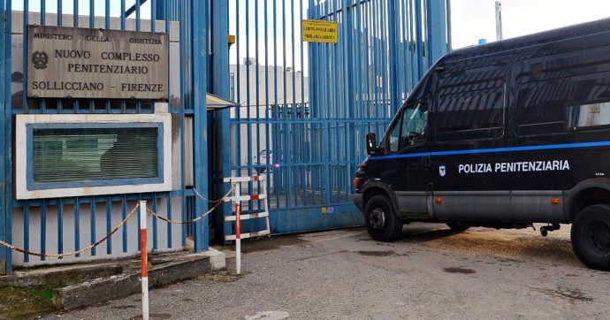 Firenze, “torture nel carcere di Sollicciano”: arrestati tre agenti penitenziari