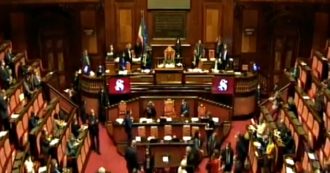 Copertina di Sfiducia Bonafede, il Senato respinge la mozione del centrodestra e quella di +Europa: l’applauso al ministro della Giustizia