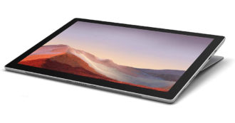 Copertina di Microsoft Surface Pro 7, tablet 2-in-1 per la produttività in offerta su Amazon con 300 euro di sconto