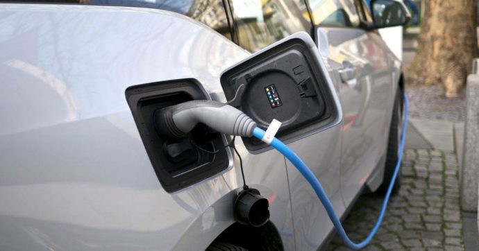 Decreto Rilancio, stanziati altri 300 milioni per auto elettriche e ibride plug-in