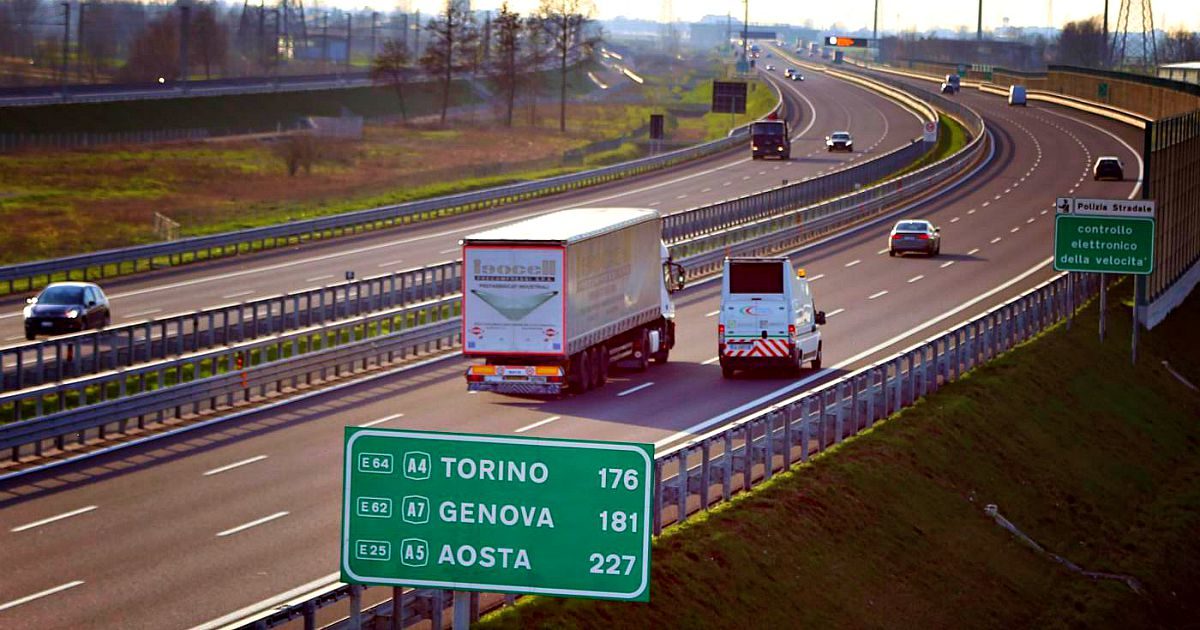Autostrade, M5s: “Giustizia sia fatta. Ora via la concessione”. Ministero: “Dossier a Conte, no ultimatum da Atlantia”. L’azienda replica: “Non è un ricatto, vogliamo risposte”