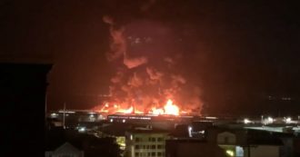 San Francisco, in fiamme il Fisherman’s Wharf: il molo simbolo della città. Centinaia di pompieri sul posto. Le immagini del rogo nella notte