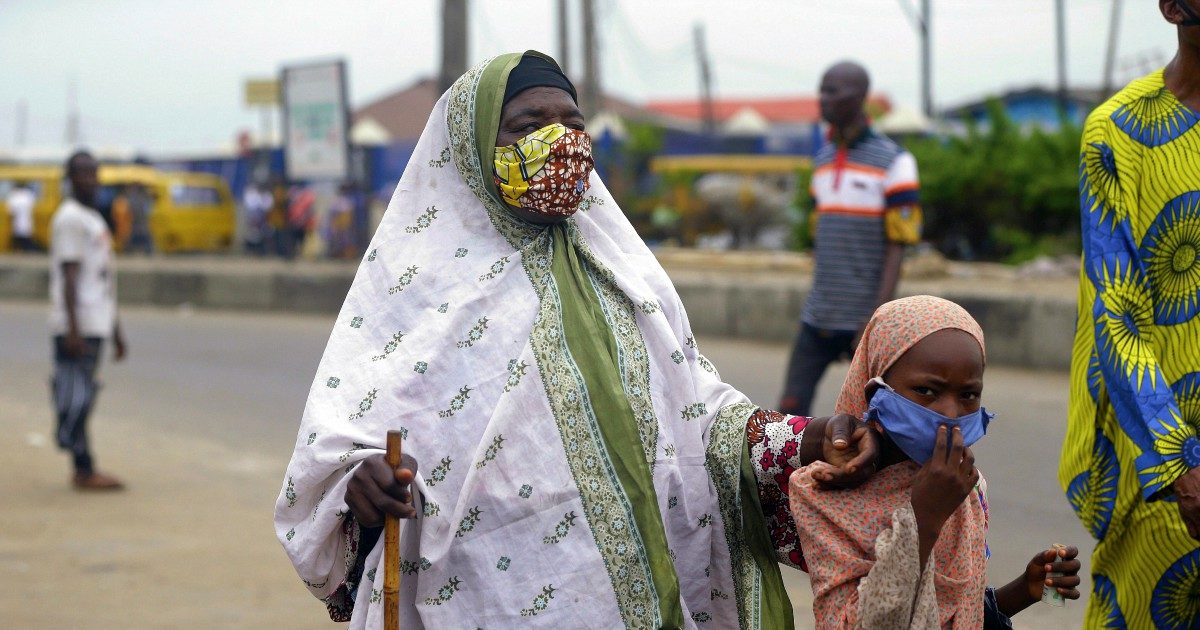 Giornata dell’Africa, Oxfam: ’40 milioni di vittime e 500 milioni di poveri in più per il Covid nel terzo mondo. Via debito ai Paesi indigenti’