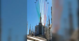 Copertina di Frecce Tricolori, al via il “Giro d’Italia” della pattuglia acrobatica: da Codogno al Duomo di Milano, lo spettacolo in cielo. Le immagini