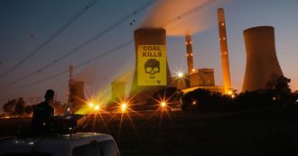 Copertina di Il virus si mangia pure gli aiuti: il terzo settore chiede ossigeno