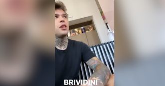 Copertina di Fedez vede le frecce tricolori e si commuove: “Ho i brividini, pazzesco”