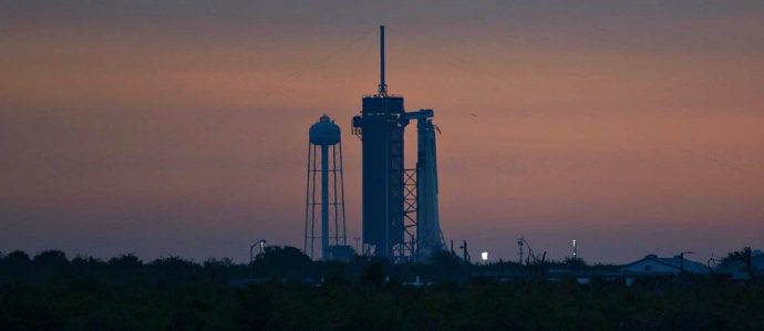 Crew Dragon, attesa per il secondo tentativo di lancio nello Spazio: “C’è il 50% di probabilità”