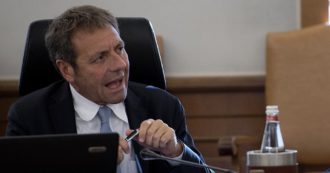 Copertina di Chat Palamara, anche De Sensi lascia il Csm