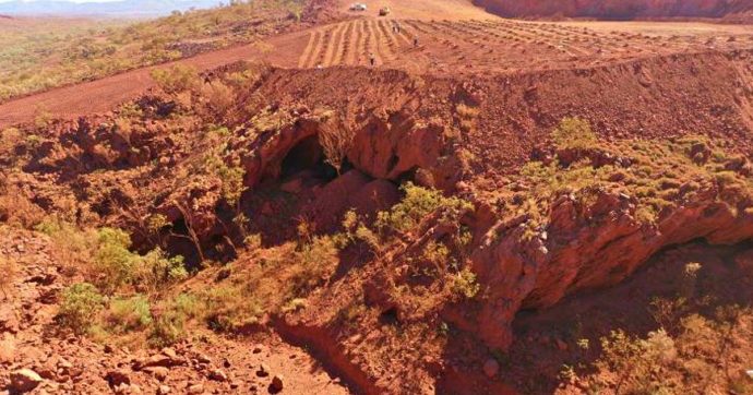 Australia, colosso minerario distrugge sito indigeno sacro che ha 46mila anni poi si scusa: “Errore”