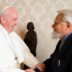 Copertina di Papa Francesco, le parole dei “preti di frontiera”. Don Ciotti: “Fino alla fine ha incarnato la Chiesa che si sporca le mani nelle ferite del mondo”