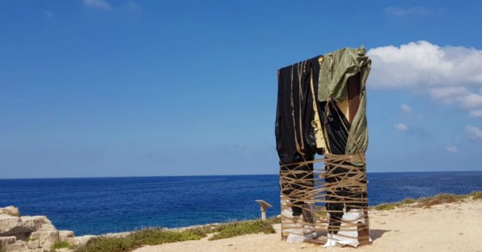 Lampedusa, sfregiata la Porta d’Europa, il monumento all’accoglienza e ai morti in mare. Il sindaco Martello: “Una ferita che preoccupa”