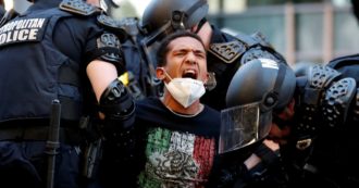 Copertina di La rabbia travolge i sindaci democratici: Trump gongola