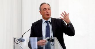 Copertina di 10 mila in meno. La regione di Fontana diminuisce i tamponi