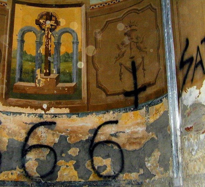 “I satanisti saranno banditi perché vandalizzano chiese ortodosse, tombe e croci”: la decisione della Corte Suprema russa che fa tremare i fan metallari