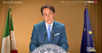 Copertina di L’amaro sarcasmo di Crozza nei panni di Conte: “Miglioriamo il Paese solo a colpi di sfighe. Dopo il Covid, servono tsunami e invasioni di cavallette”