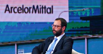 Copertina di Arcelor, Patuanelli: “L’azienda non rispetta gli accordi. Da mesi varie giustificazioni, l’ultima è il Covid. Ora ripartire da intesa di marzo”