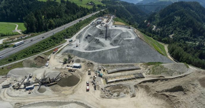 Traforo del Brennero, doppi incarichi e costi lievitati: inchiesta dei pm di Trento, 8 indagati