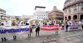 Copertina di Infermieri in piazza in tutta Italia: “Il governo onori gli impegni presi”. A Genova gli operatori sanitari voltano le spalle “alle istituzioni”