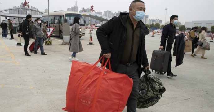 Coronavirus, attacchi razzisti ai cinesi in Australia. Pechino agli studenti: “Non andateci, asiatici discriminati”
