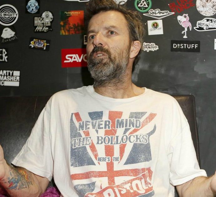 Morto Pau Donés, il cantante degli Jarabedepalo è scomparso dopo una lunga battaglia contro il cancro: aveva 53 anni