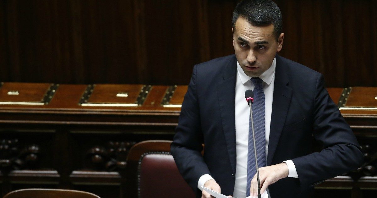 Vitalizi, gli ex parlamentari contro il ricorso per lo stop ai tagli: “Non decide l’ufficio di presidenza del Senato”. Di Maio: “Diano il buon esempio, sono solo attaccati ai soldi”