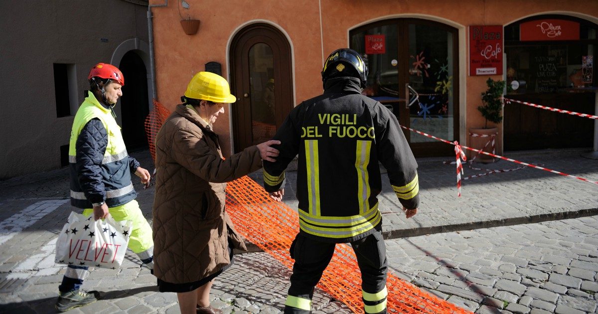 I terremotati delle Marche ‘sfrattati’ da hotel. ‘Fulmine a ciel sereno per famiglie con anziani’. Protezione civile: ‘Assistiamo spendendo di meno’