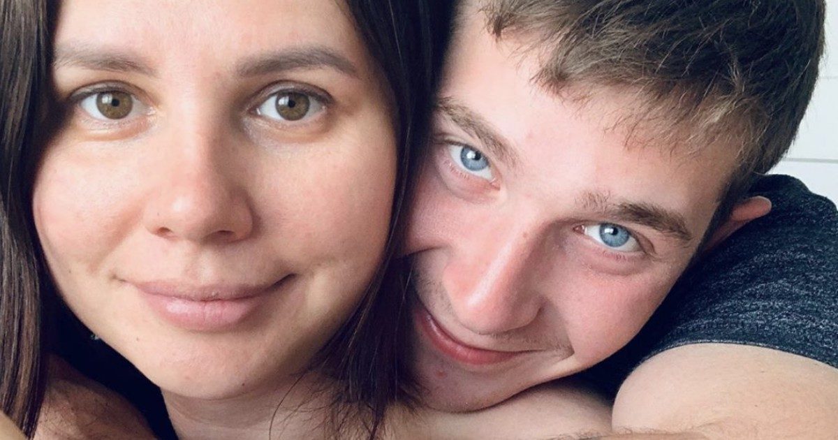 Famosa influencer russa diventa mamma: nata la bimba avuta dal figliastro di 14 anni più giovane