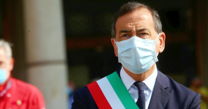Indro Montanelli, il sindaco di Milano: “Dico no alla rimozione della statua”. Di Maio: “Nessuno può arrogarsi il diritto di farlo”