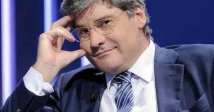 Dritto e Rovescio, Paolo Del Debbio non si accorge di essere in onda e sbotta: “Non rompete i cog***”. La gaffe in diretta