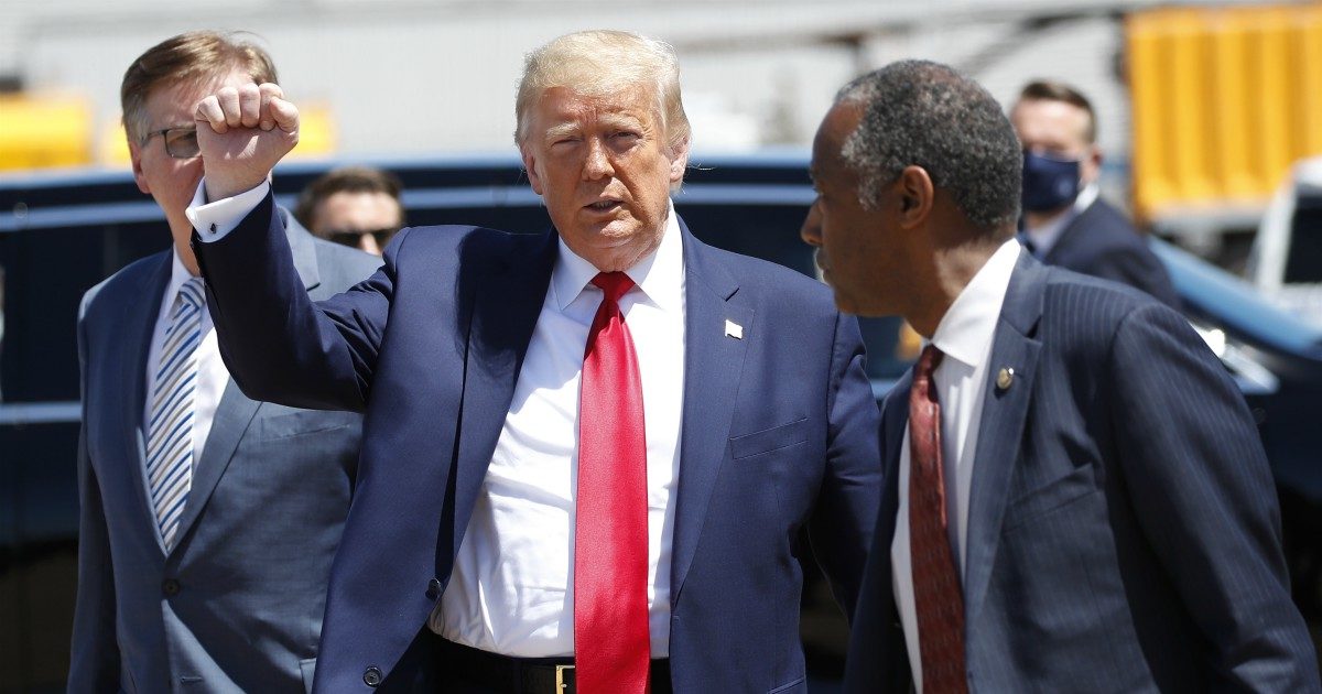 Floyd, Trump riparte coi comizi dal luogo simbolo della schiavitù. Leader afroamericani: “Uno schiaffo”
