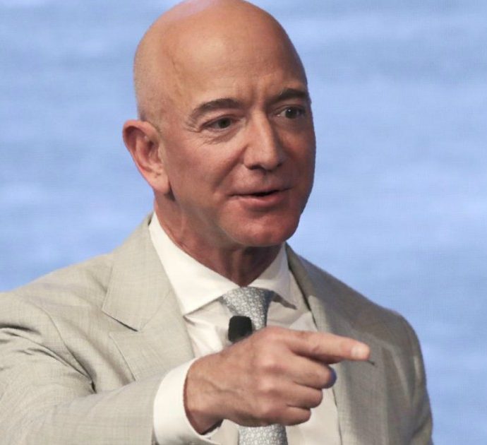 Jeff Bezos ha sfiorato i 4 mila dollari al secondo: ecco quanto guadagnava quando era a capo di Amazon