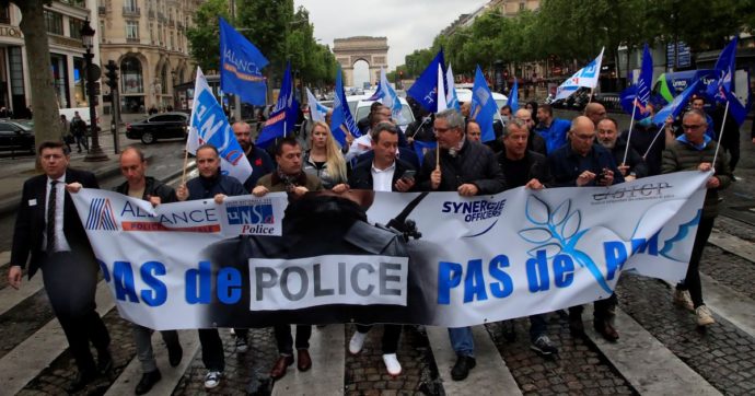 Poliziotti contro Castaner: “Non è più il capo dei flic”