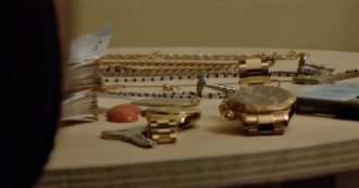 Copertina di Casamonica, sequestrati beni per 20 milioni di euro: in una villa di Roma trovati gioielli, orologi e soldi in contanti